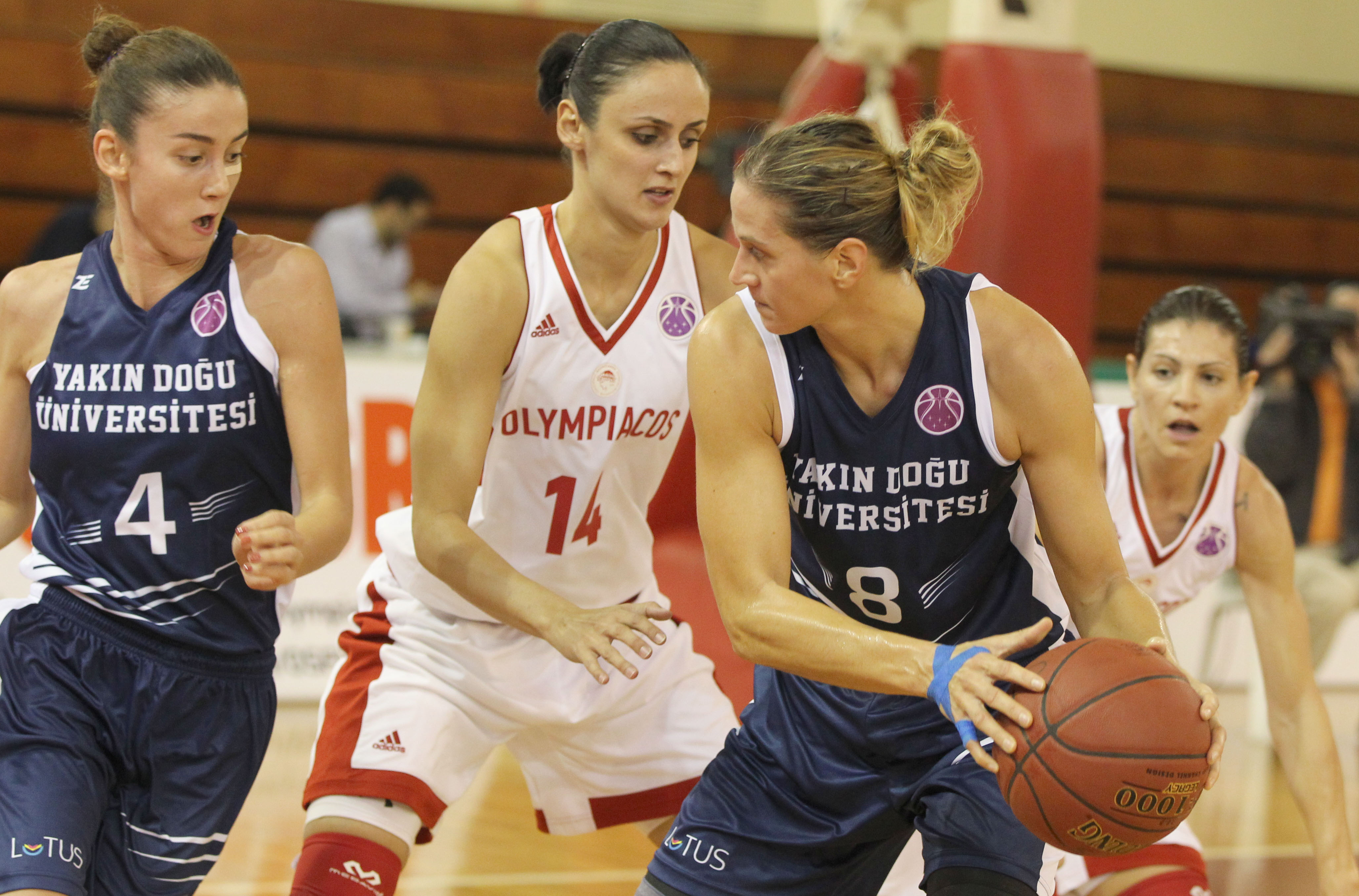 Yakın Doğu Üniversitesi’nin Tarihi Zaferi… Olympiacos 53-55 Yakın Doğu Üniversitesi