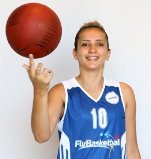 Yakın Doğu Rotasyonu Genişletti… Genç Forvet Sinem ATAŞ Yakın Doğu Üniversitesi'nde